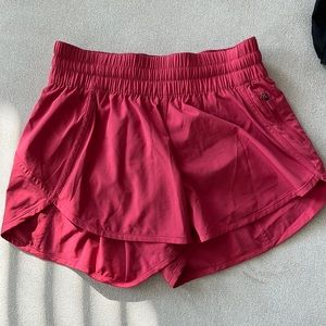 Lulu Lemon athletic shorts size 6 with liner